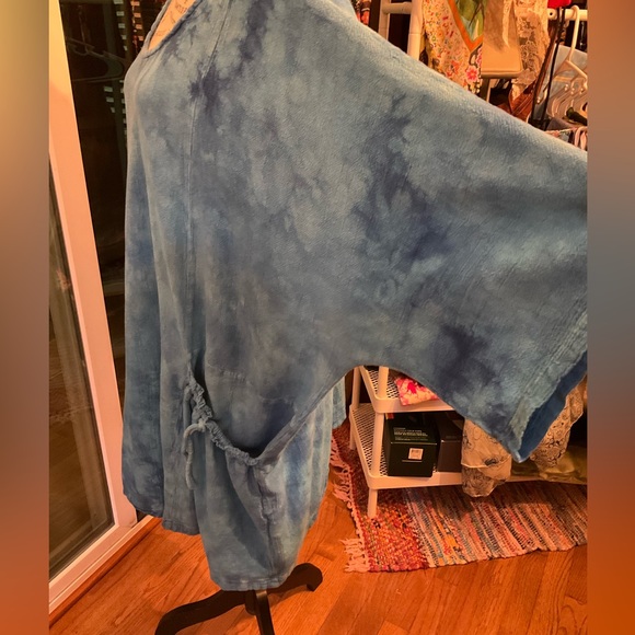 Oversized Tunic - Picture 7 of 10